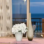 Апартаменты Zenith Con Splendida Vista Mare!