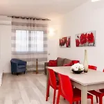 Апартаменты Zenith Con Splendida Vista Mare! *
